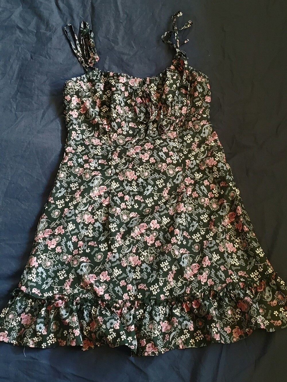 Green mini sundress with pink and white flowers - Picture 2 of 3